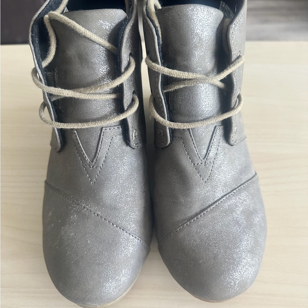 Tom’s wedge heel booties